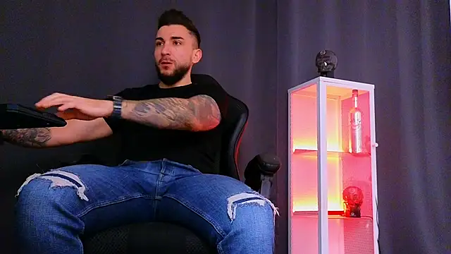 Snapshot of MightyAaron66 chatting on 02.16.25 MightyAaron66 online show from 02.16.25