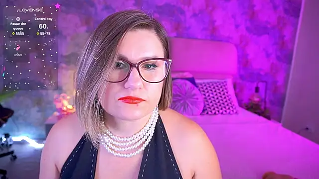 KiraRoxx online show from 02.27.26