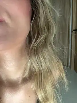 cuteluci  online show from 04.01.26