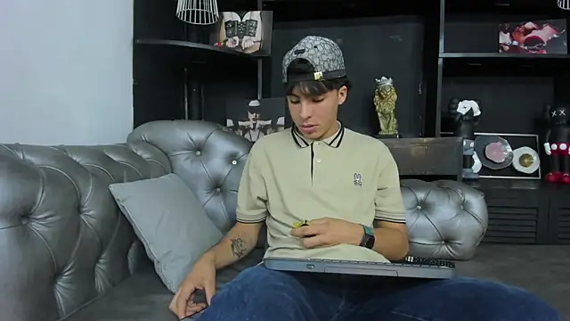 HeellBoy  online show from 10.11.25