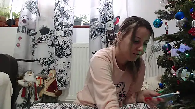 Snapshot of SweetMaddy888 chatting on 12.26.24 SweetMaddy888 online show from 12.26.24