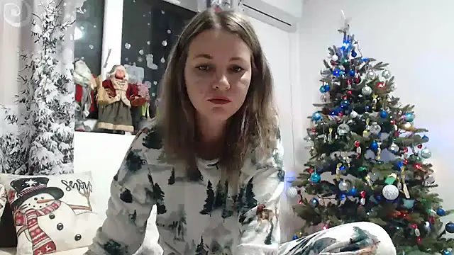 Snapshot of SweetMaddy888 chatting on 12.31.24 SweetMaddy888 online show from 12.31.24