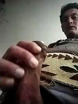 Snapshot of gigolopez1 chatting on 10.24.25 gigolopez1 online show from 10.24.25