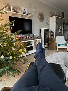 Snapshot of rundum40 chatting on 12.12.24 rundum40 online show from 12.12.24