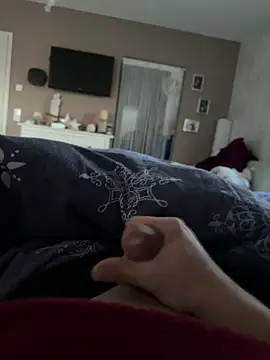 Snapshot of rundum40 chatting on 02.21.25 rundum40 online show from 02.21.25