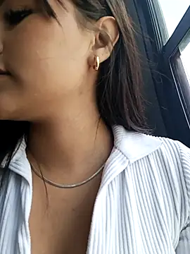 Snapshot of Nicky-7 chatting on 02.28.25 Nicky-7 online show from 02.28.25