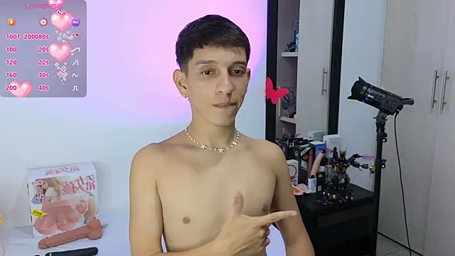 Snapshot of milky__boy_ chatting on 12.14.24 milky boy online show from 12.14.24