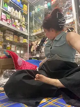 Snapshot of Cesywet chatting on 02.27.25 Cesywet online show from 02.27.25