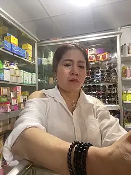 Snapshot of Cesywet chatting on 03.11.25 Cesywet online show from 03.11.25