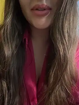 Snapshot of Elinatiranda chatting on 05.28.26 Elinatiranda online show from 05.28.26