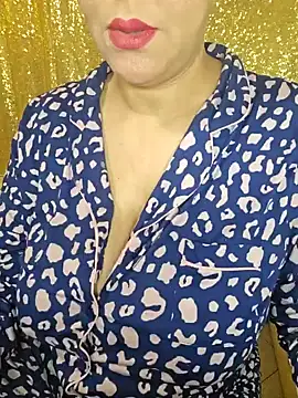 Snapshot of Foxlady2271 chatting on 12.28.24 Foxlady2271 online show from 12.28.24