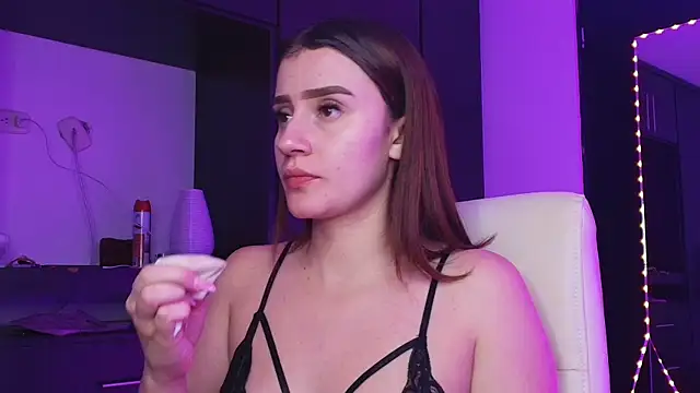 Snapshot of TinaJonnes_ chatting on 04.19.26 TinaJonnes online show from 04.19.26