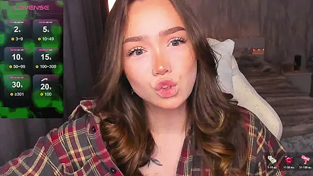 Snapshot of Evia_r0se chatting on 06.20.26 Evia r0se online show from 06.20.26