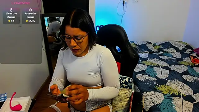 peanut tangerine online show from 02.12.25