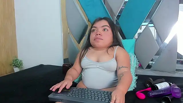 Snapshot of Michelle_Brooks chatting on 01.16.25 Michelle Brooks online show from 01.16.25