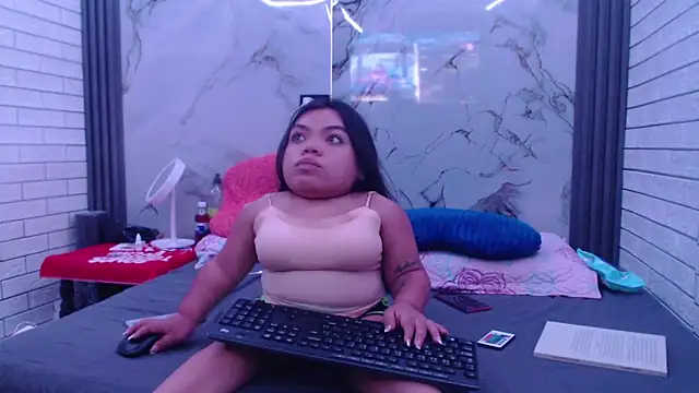 Snapshot of Michelle_Brooks chatting on 09.12.25 Michelle Brooks online show from 09.12.25