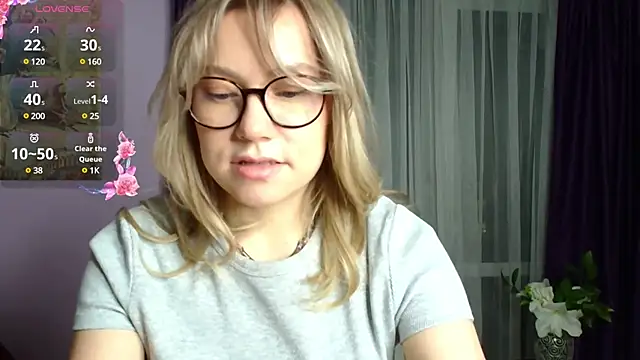 Snapshot of TaylorBre chatting on 01.21.25 TaylorBre online show from 01.21.25