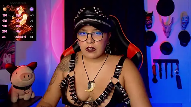 Snapshot of LilithSharon chatting on 02.17.25 LilithSharon online show from 02.17.25