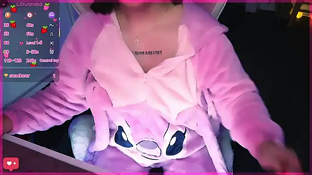 Snapshot of Angel-Devil666 chatting on 09.08.25 Angel-Devil666 online show from 09.08.25