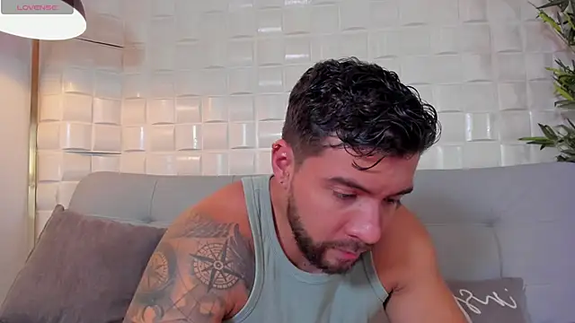 Snapshot of _dreammr1_ chatting on 12.22.24 dreammr1 online show from 12.22.24