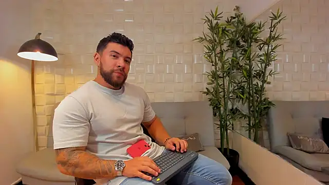 Snapshot of _dreammr1_ chatting on 01.14.25 dreammr1 online show from 01.14.25