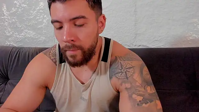 Snapshot of _dreammr1_ chatting on 10.18.25 dreammr1 online show from 10.18.25