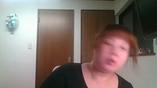 Snapshot of SAKU-RA-chan chatting on 05.08.26 SAKU-RA-chan online show from 05.08.26
