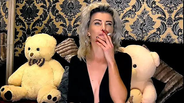 Snapshot of Aly_girl1 chatting on 12.11.24 Aly girl1 online show from 12.11.24