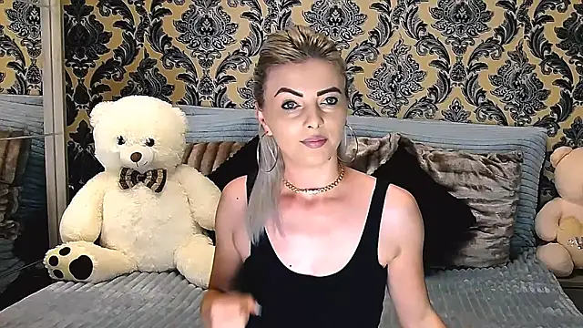 Snapshot of Aly_girl1 chatting on 02.28.25 Aly girl1 online show from 02.28.25