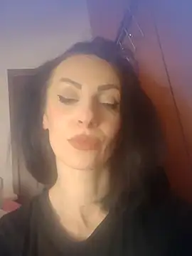 dahlia 82 online show from 02.28.25