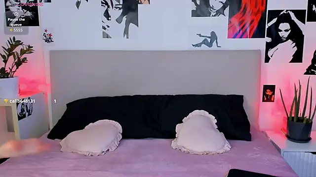 Lisa Moones online show from 10.30.25