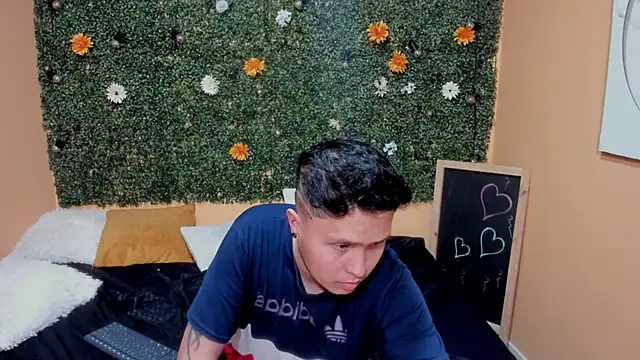 Snapshot of Lia_Jefferson chatting on 12.22.24 Lia Jefferson online show from 12.22.24