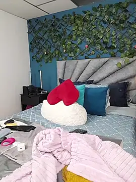 Grey Lorenz11 online show from 02.19.26