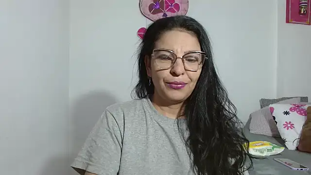 Snapshot of anybellucci43 chatting on 02.11.26 anybellucci43 online show from 02.11.26