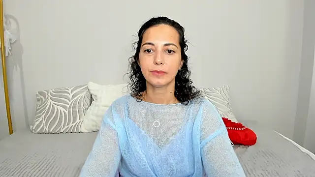 Snapshot of Linda_Insatiable chatting on 06.19.26 Linda Insatiable online show from 06.19.26