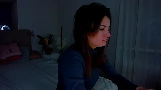 Laura Leee online show from 12.30.24