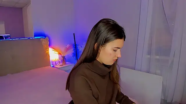 Laura Leee online show from 02.04.26