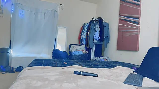 VeronicaRonnieTaylor online show from 12.24.24