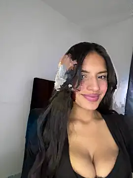 Snapshot of Dulceeany chatting on 02.05.25 Dulceeany online show from 02.05.25