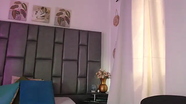 sophiaFoster4u online show from 02.12.25