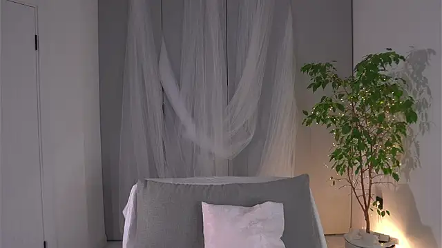 lorrie love story online show from 11.16.25