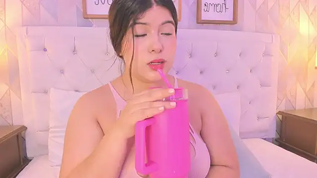 Snapshot of martina_rivera_ chatting on 05.22.26 martina rivera online show from 05.22.26