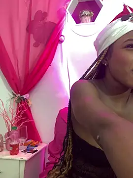 Snapshot of clhoe_miller1 chatting on 12.12.24 clhoe miller1 online show from 12.12.24