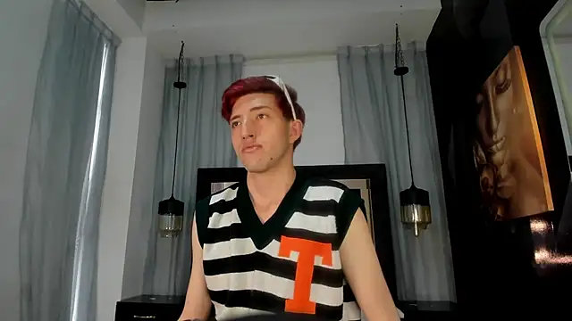 Snapshot of Un_Slutty chatting on 02.04.25 Un Slutty online show from 02.04.25