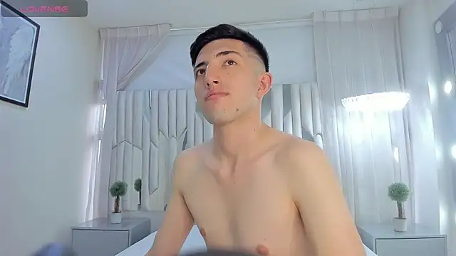 Snapshot of Un_Slutty chatting on 03.03.25 Un Slutty online show from 03.03.25