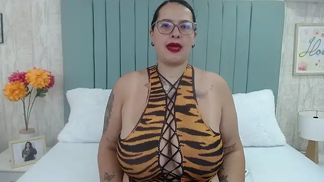 KarllaWalker online show from 03.18.25