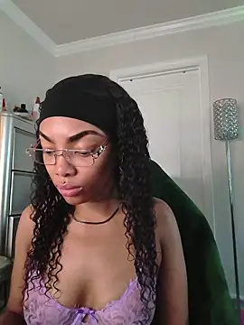 Snapshot of butterflybootyy chatting on 05.15.26 butterflybootyy online show from 05.15.26