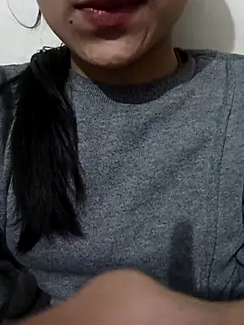 Snapshot of Riyu_05 chatting on 12.21.24 Riyu 05 online show from 12.21.24