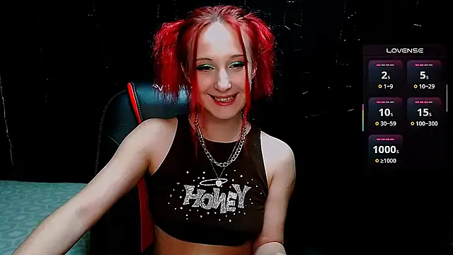 Snapshot of AgathaNoxe chatting on 03.08.25 AgathaNoxe online show from 03.08.25