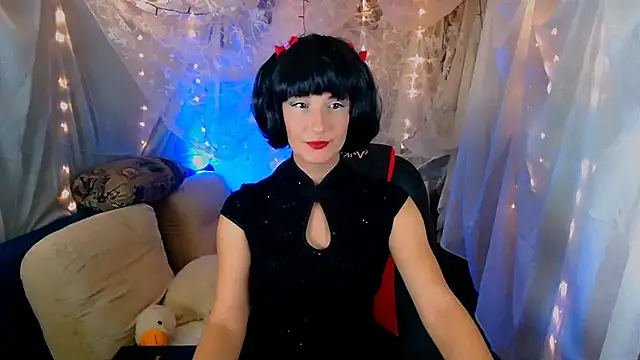 Snapshot of AgathaNoxe chatting on 09.18.25 AgathaNoxe online show from 09.18.25